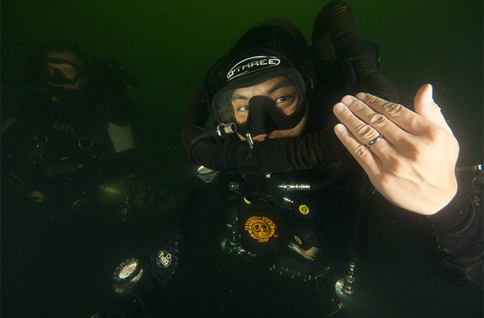 extreme-weddings-deepest-underwater.jpg