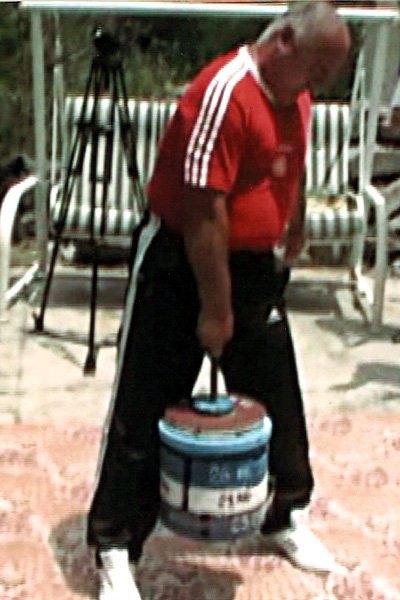 finger-deadlift-benik.jpg