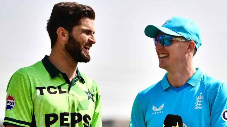 Pakistan 54/2 in 12.5 Overs
